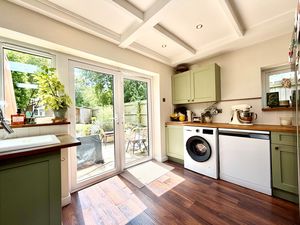 Kitchen Breakfast- click for photo gallery
